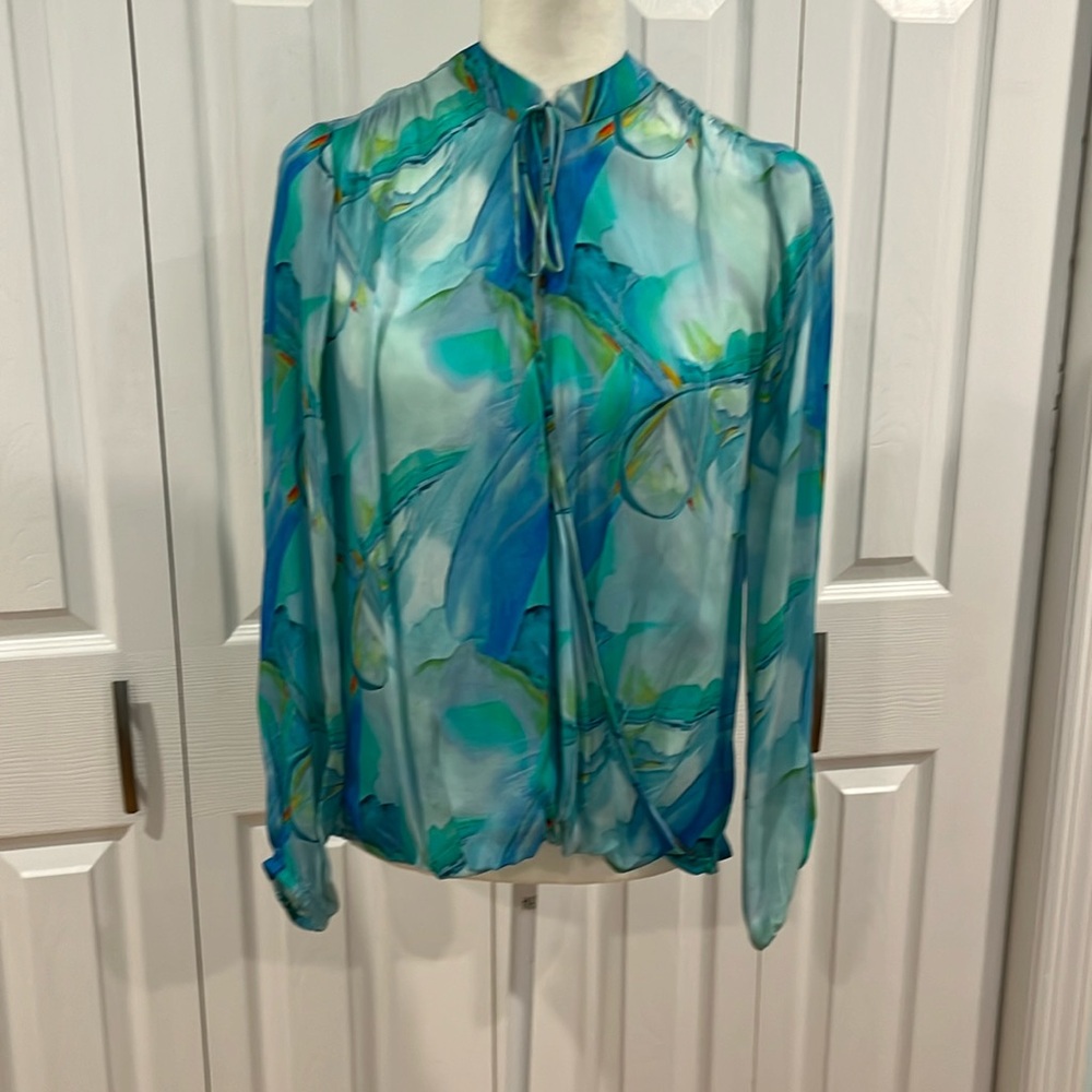 APNY long sleeve multi color summer top.  String tie at neck.